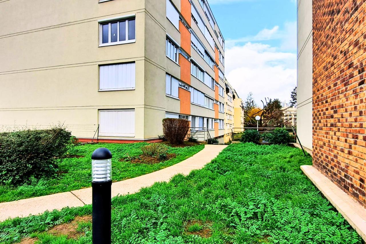 Escale De L'Yvette - 50M2 Cosy, Balcony & Parking Apartment Longjumeau Exterior photo